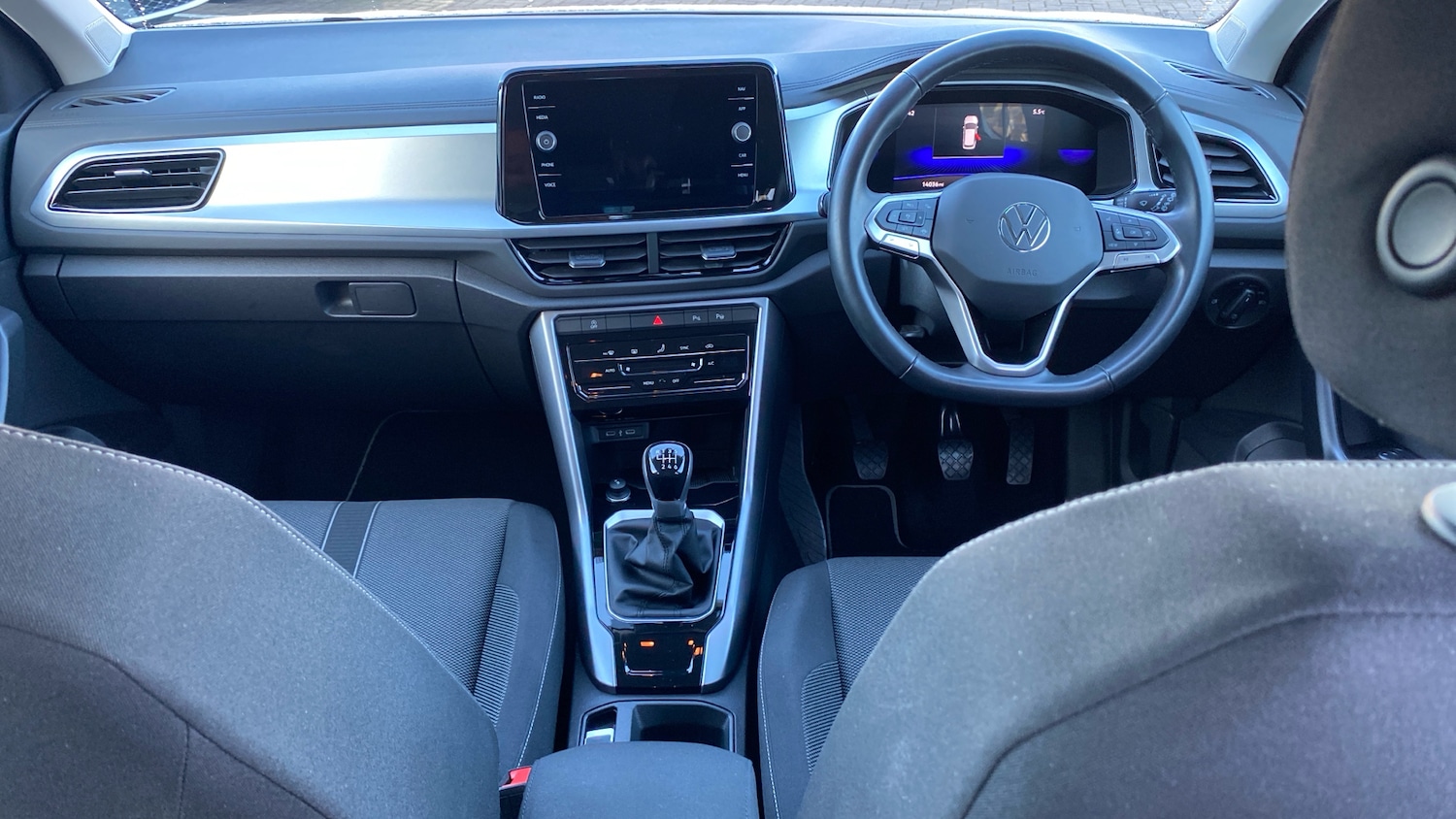 Used Volkswagen T-Roc 2023 for sale - 76706265: Photo 9