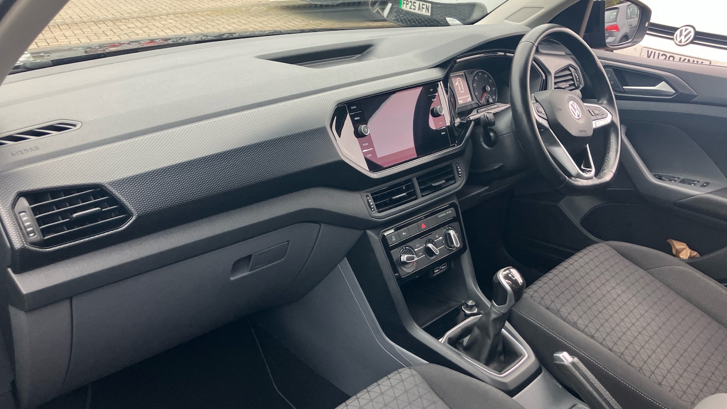 Used Volkswagen T-Cross 2019 for sale - 76490447: Photo 2