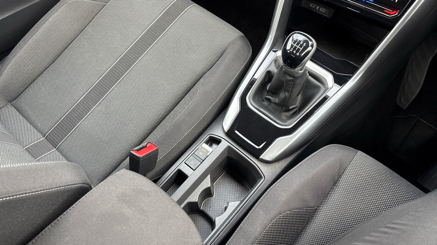 Used Volkswagen T-Roc 2023 for sale - 76980743: Photo 14