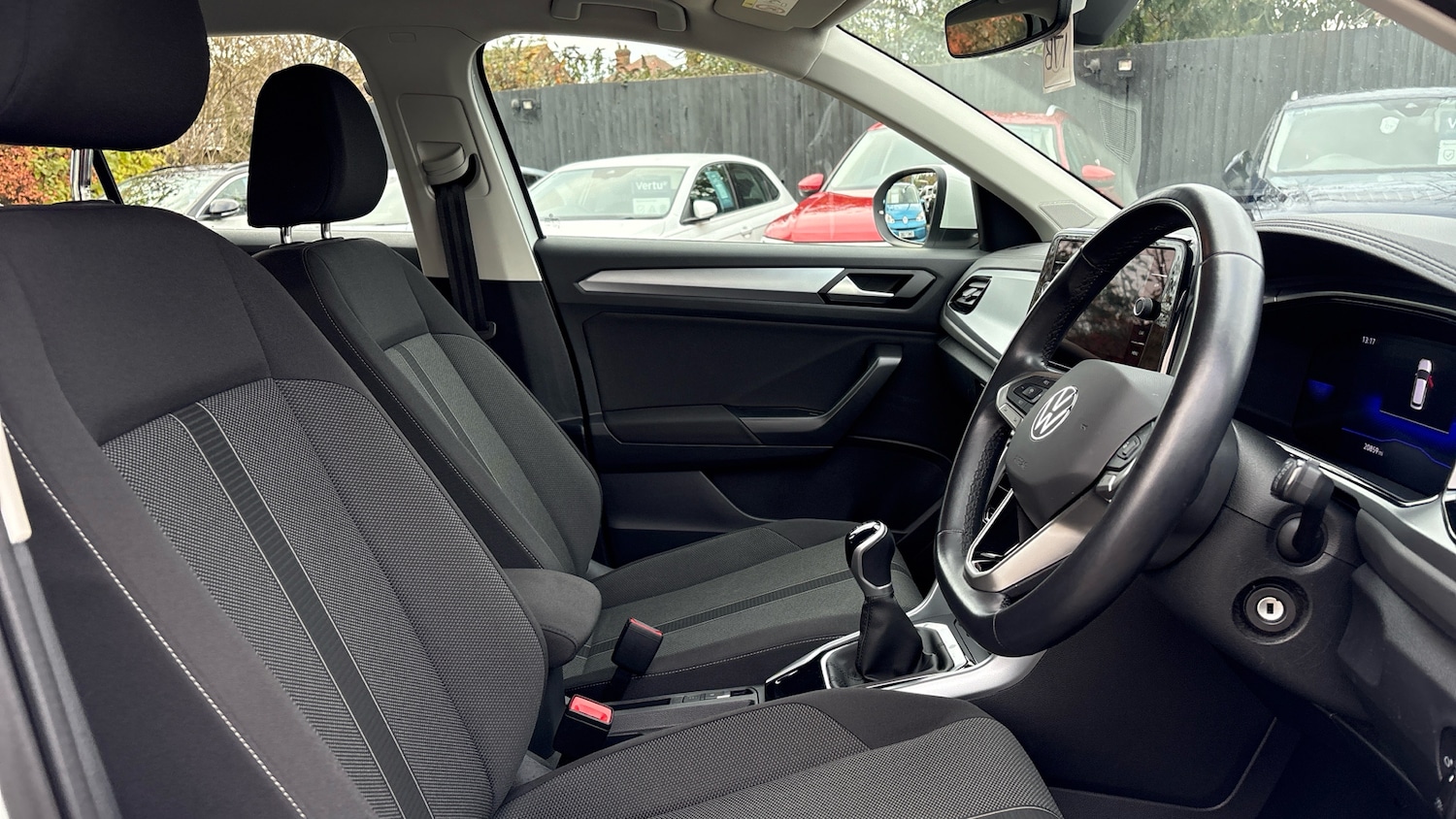 Used Volkswagen T-Roc 2023 for sale - 76980743: Photo 15