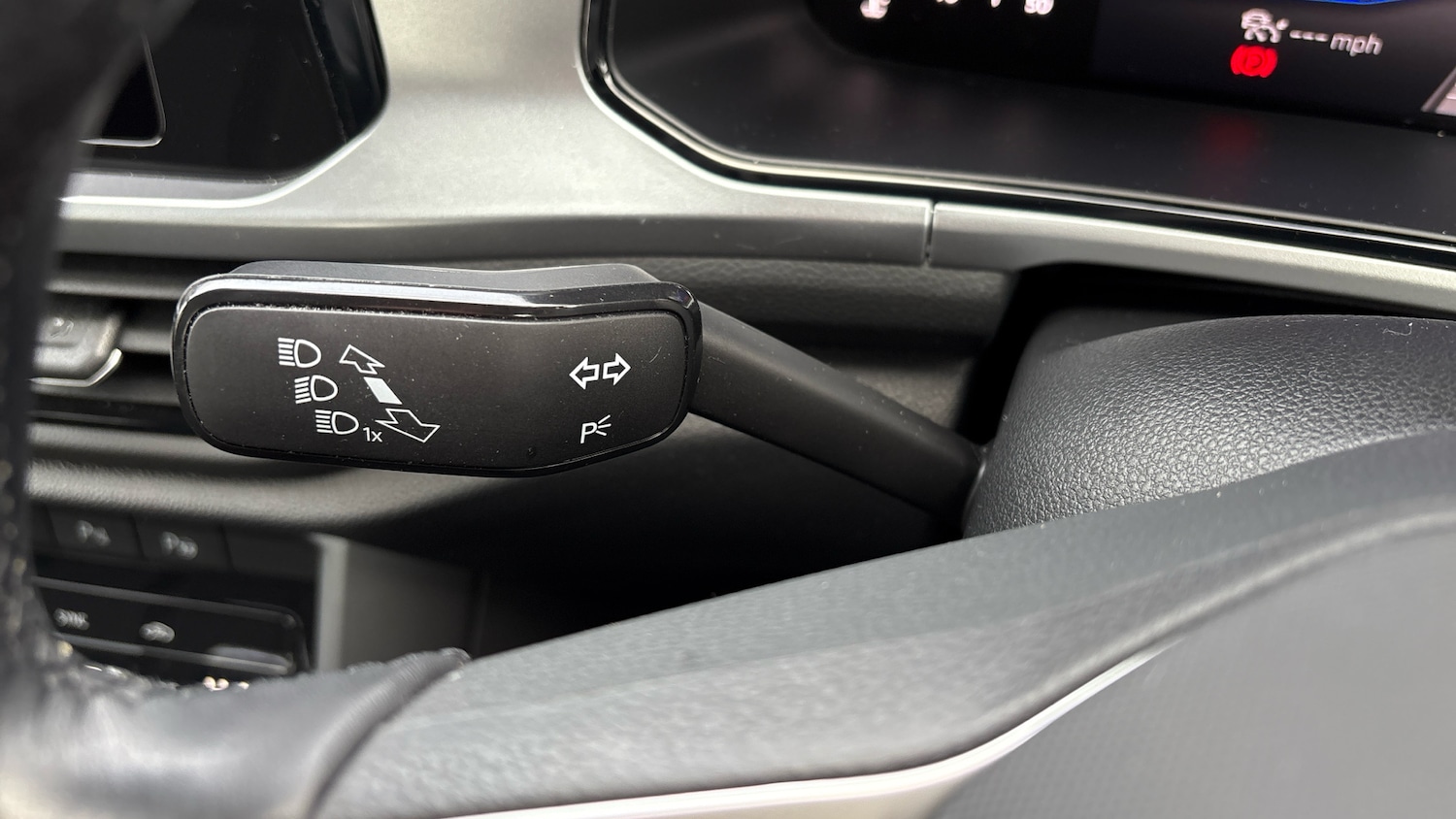 Used Volkswagen T-Roc 2023 for sale - 76980743: Photo 31