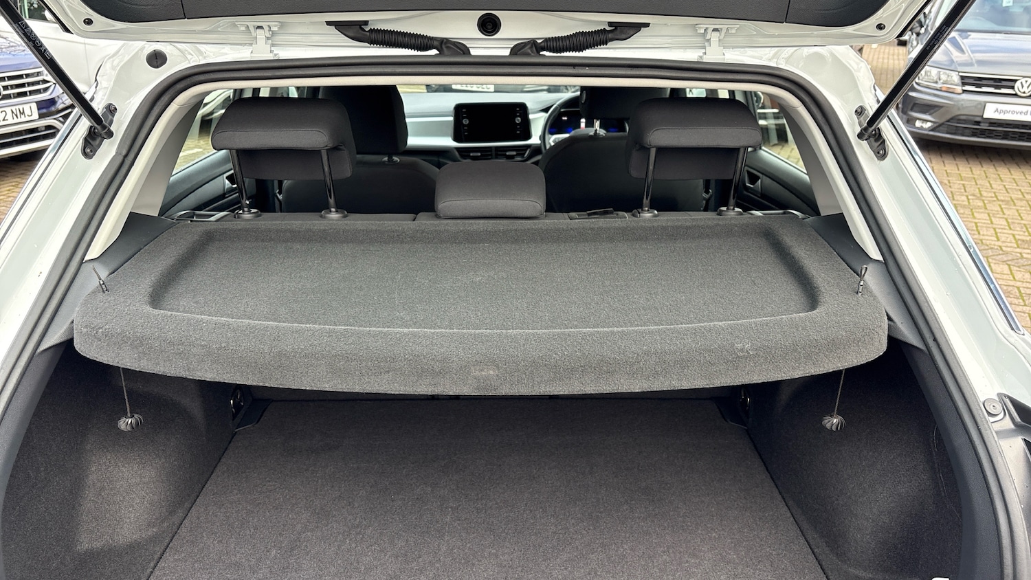 Used Volkswagen T-Roc 2023 for sale - 76980743: Photo 37