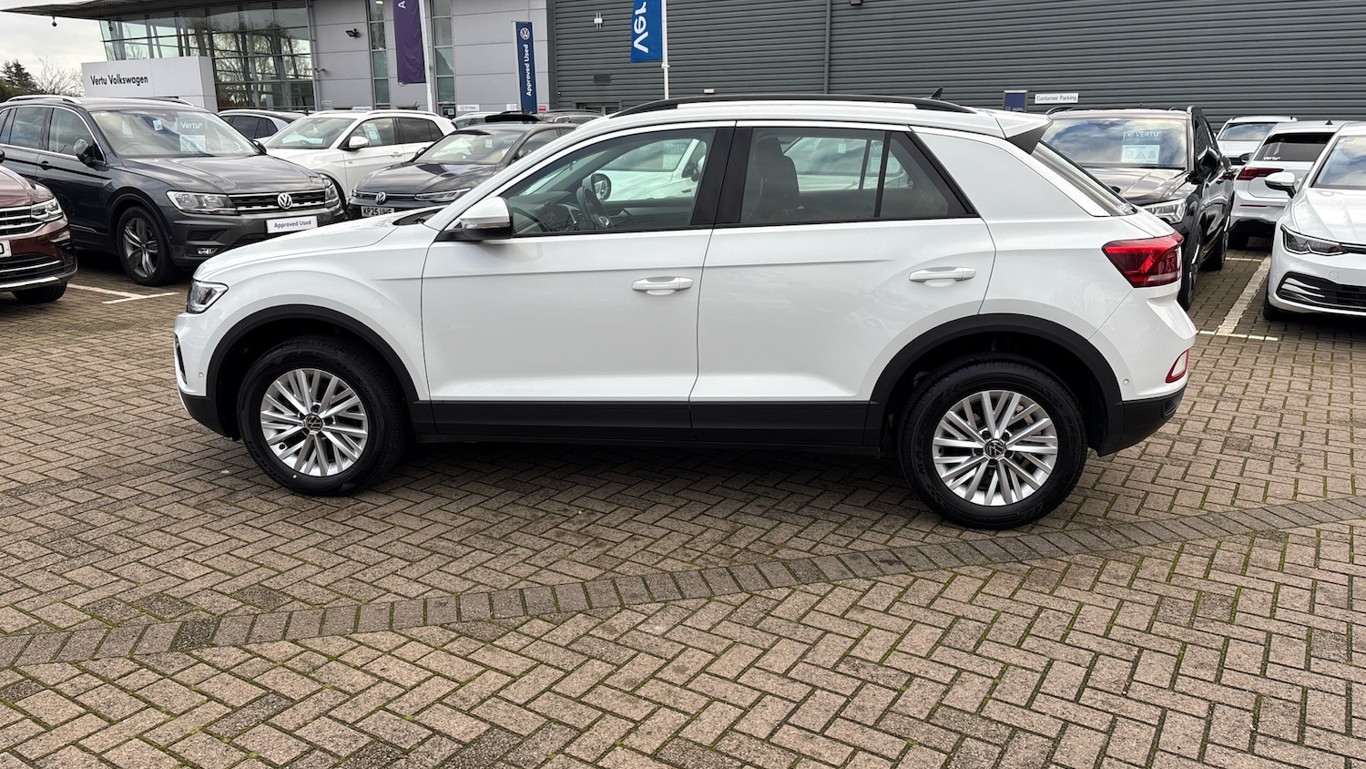 Used Volkswagen T-Roc 2023 for sale - 76980743: Photo 39