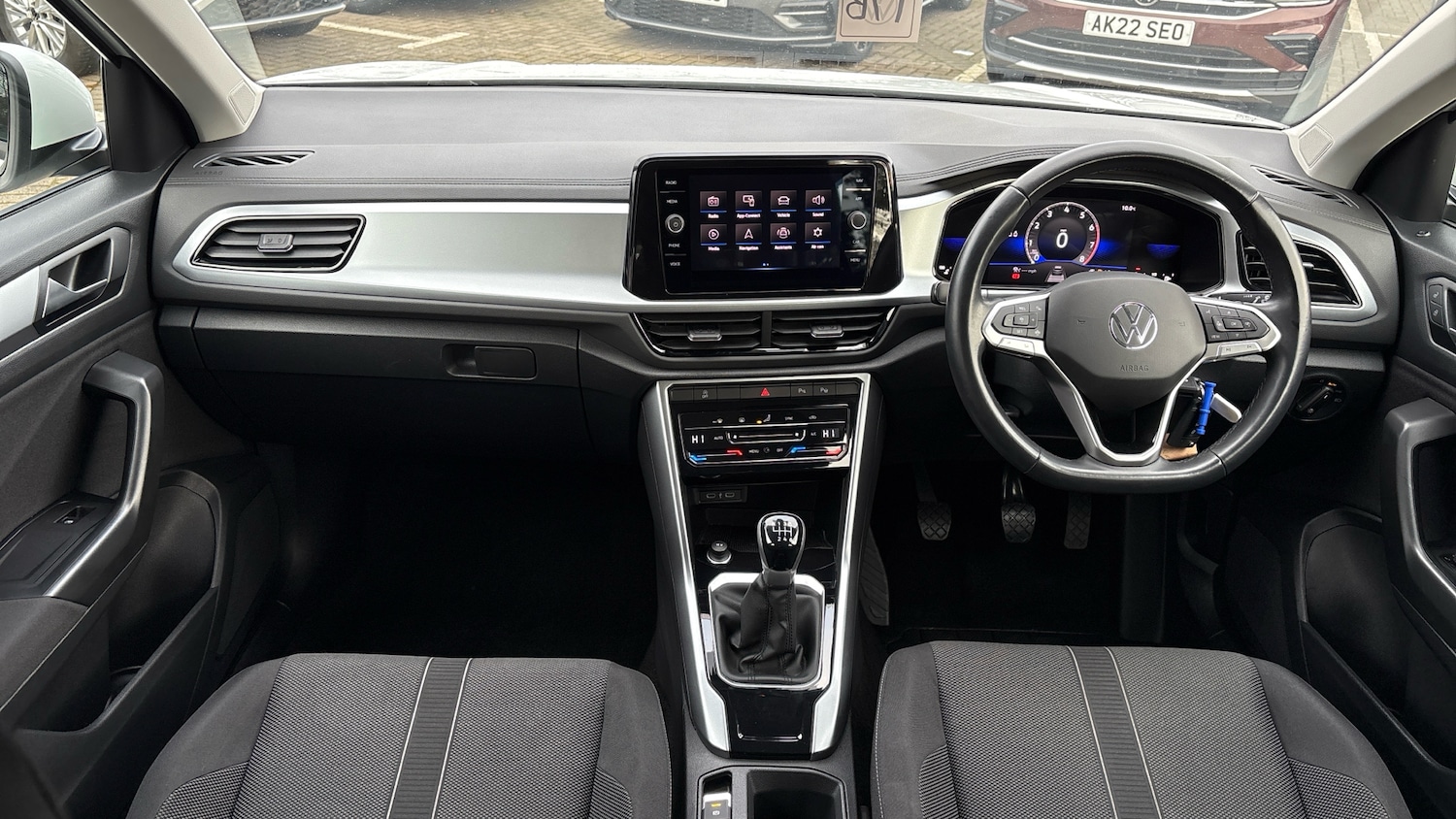 Used Volkswagen T-Roc 2023 for sale - 76980743: Photo 9