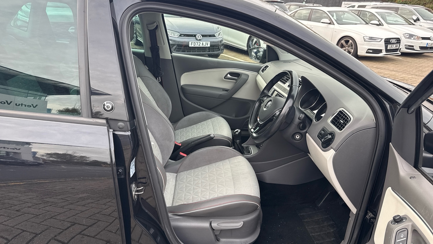 Used Volkswagen Polo 2017 for sale - 76505563: Photo 15