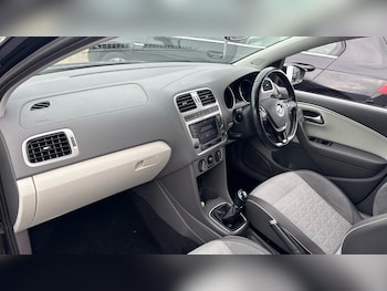 Used Volkswagen Polo 2017 for sale - 76505563: Photo