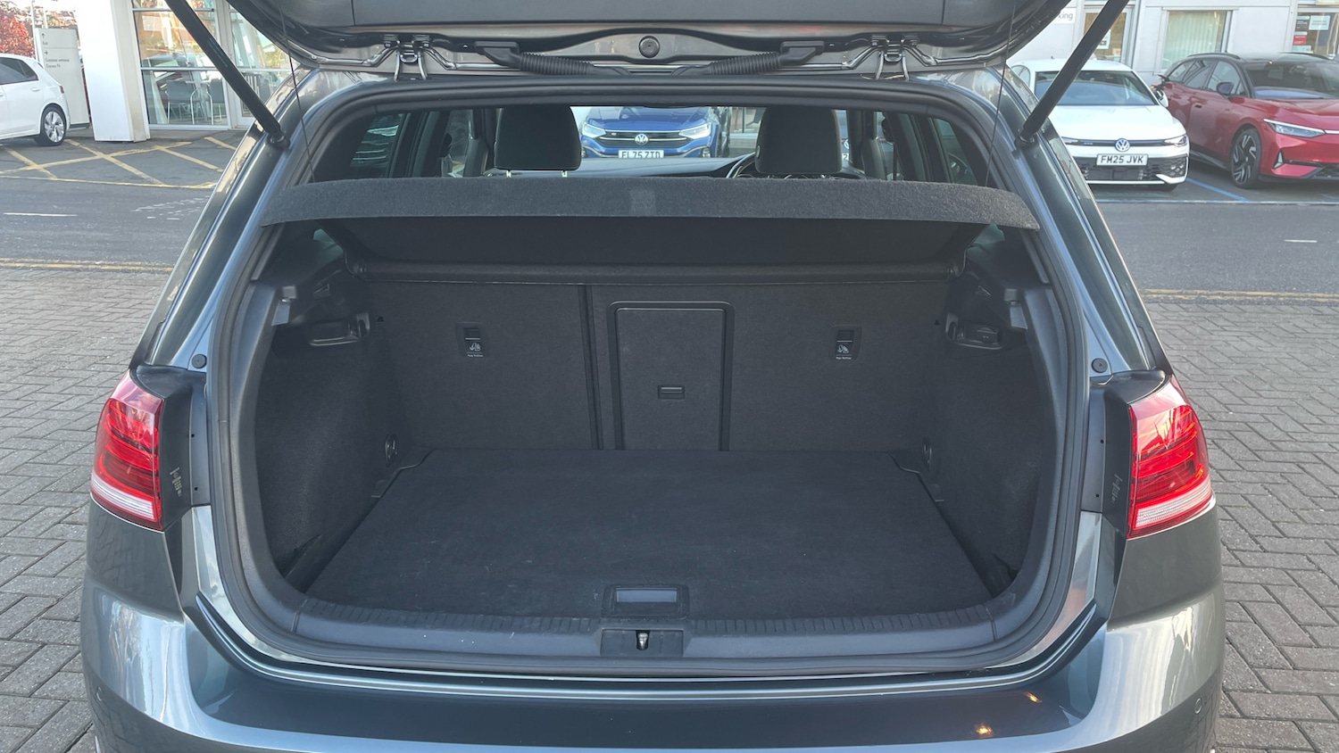 Used Volkswagen Golf 2020 for sale - 76663617: Photo 20