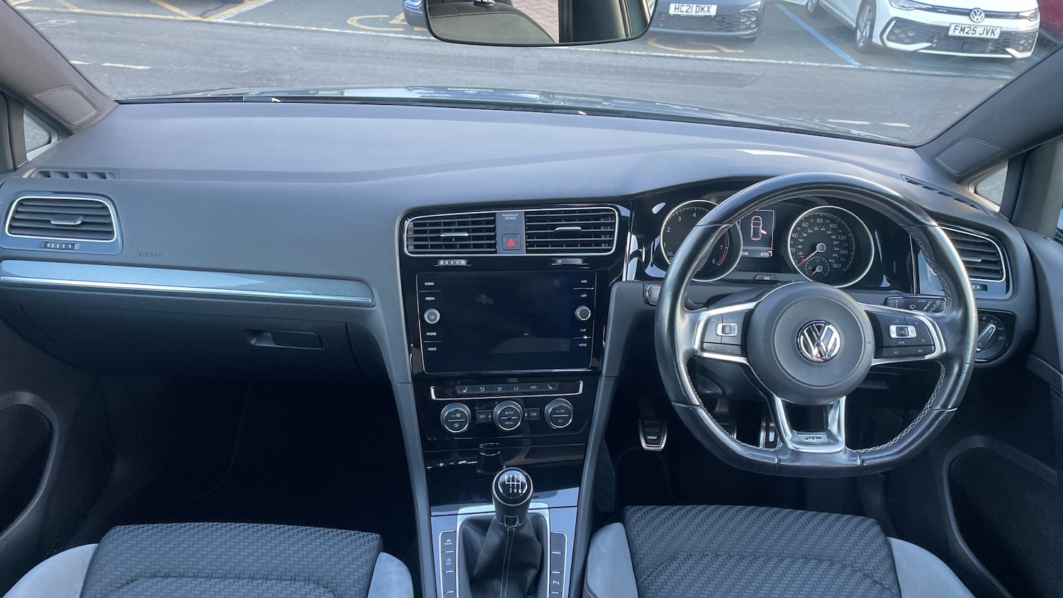 Used Volkswagen Golf 2020 for sale - 76663617: Photo 9