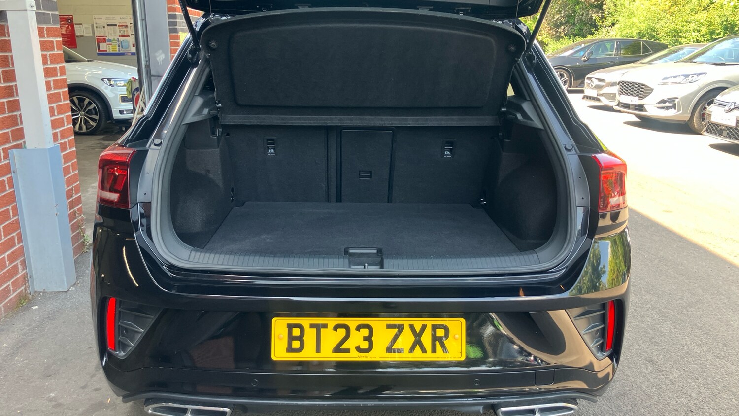 Used Volkswagen T-Roc 2023 for sale - 76343908: Photo 20