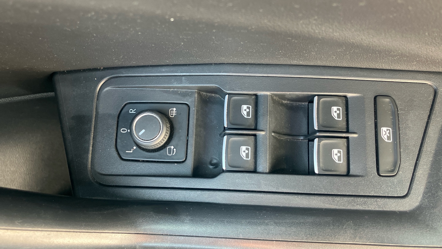 Used Volkswagen T-Roc 2023 for sale - 76343908: Photo 25