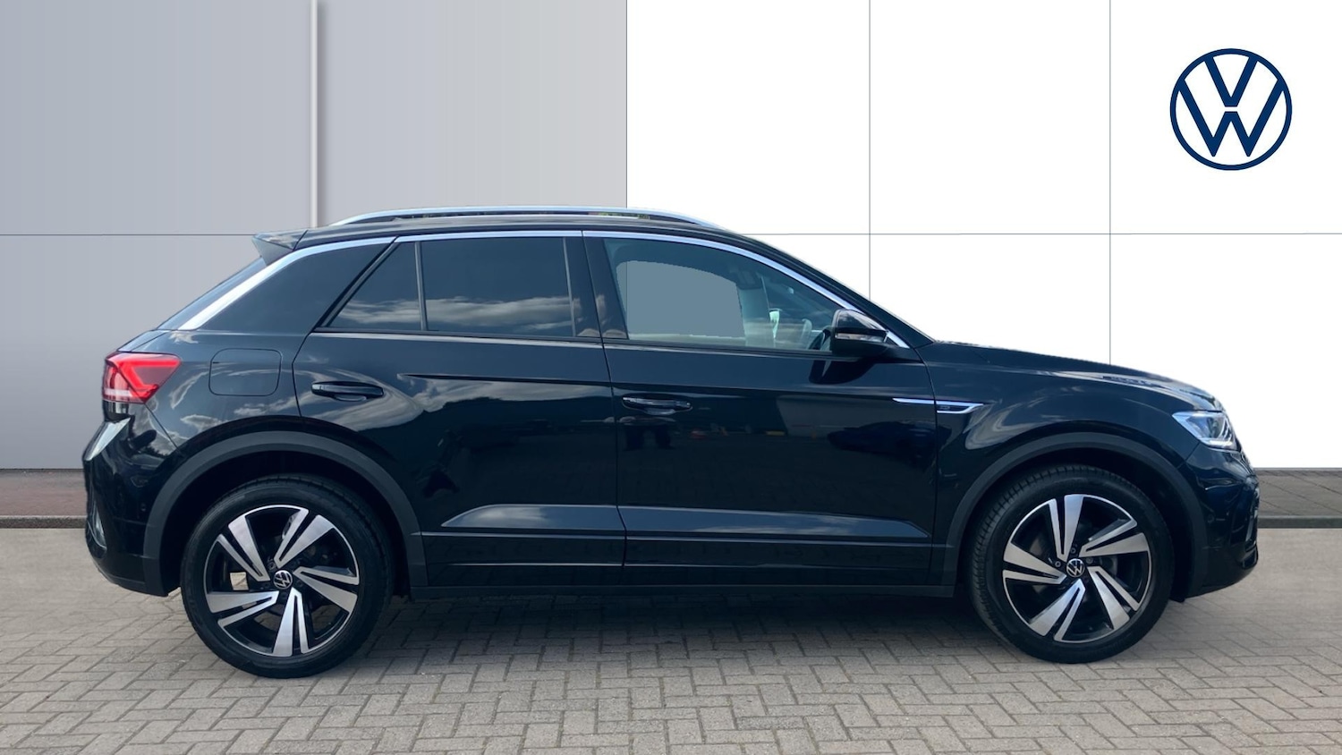 Used Volkswagen T-Roc 2023 for sale - 76343908: Photo 4