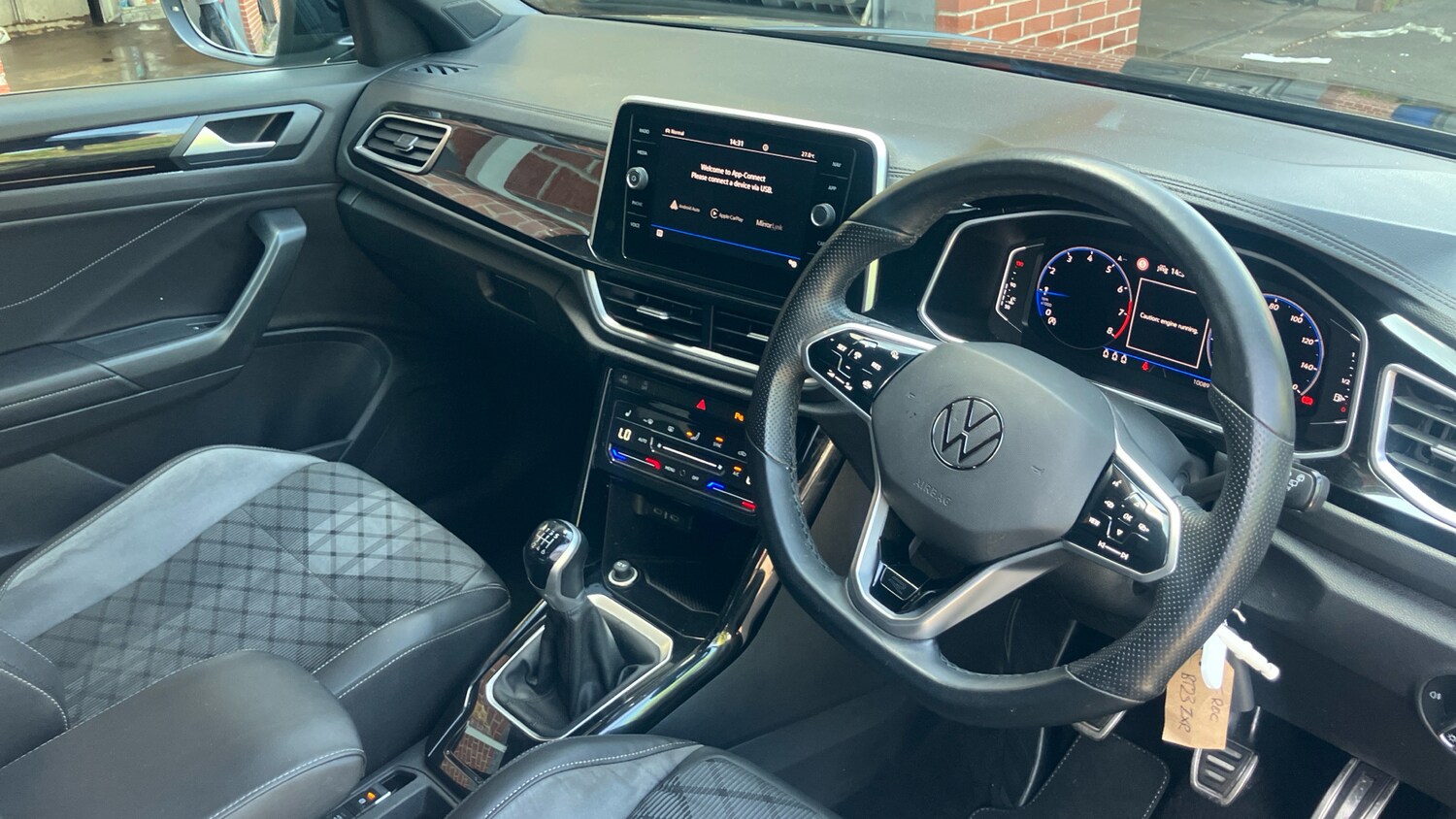 Used Volkswagen T-Roc 2023 for sale - 76343908: Photo 6