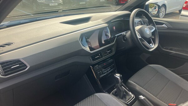 Used Volkswagen T-Cross 2024 for sale - 76196352: Photo 2