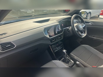 Used Volkswagen T-Cross 2024 for sale - 76196352: Photo 2