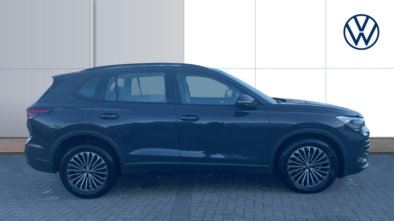 Used Volkswagen Tiguan 2024 for sale - 77078971: Photo 4