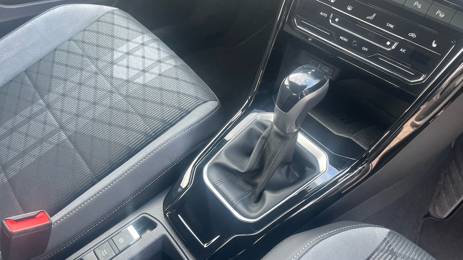 Used Volkswagen T-Roc 2025 for sale - 78081631: Photo 14