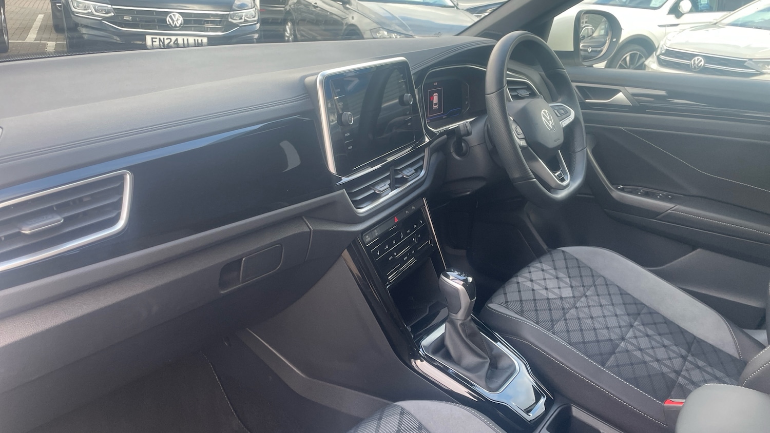 Used Volkswagen T-Roc 2025 for sale - 78081631: Photo 2