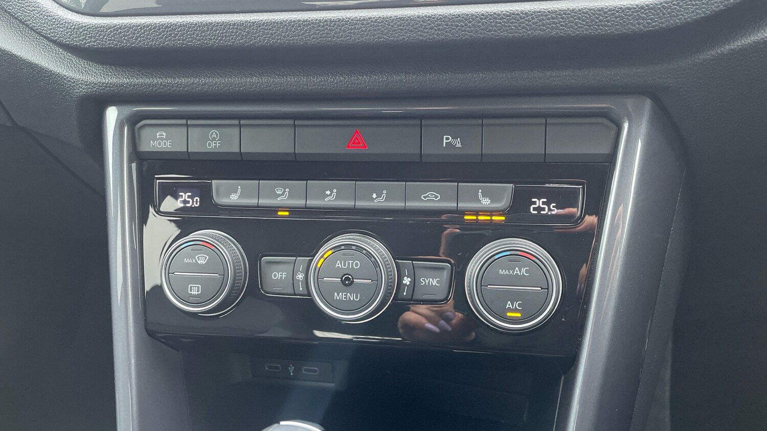 Used Volkswagen T-Roc 2021 for sale - 77516345: Photo 13