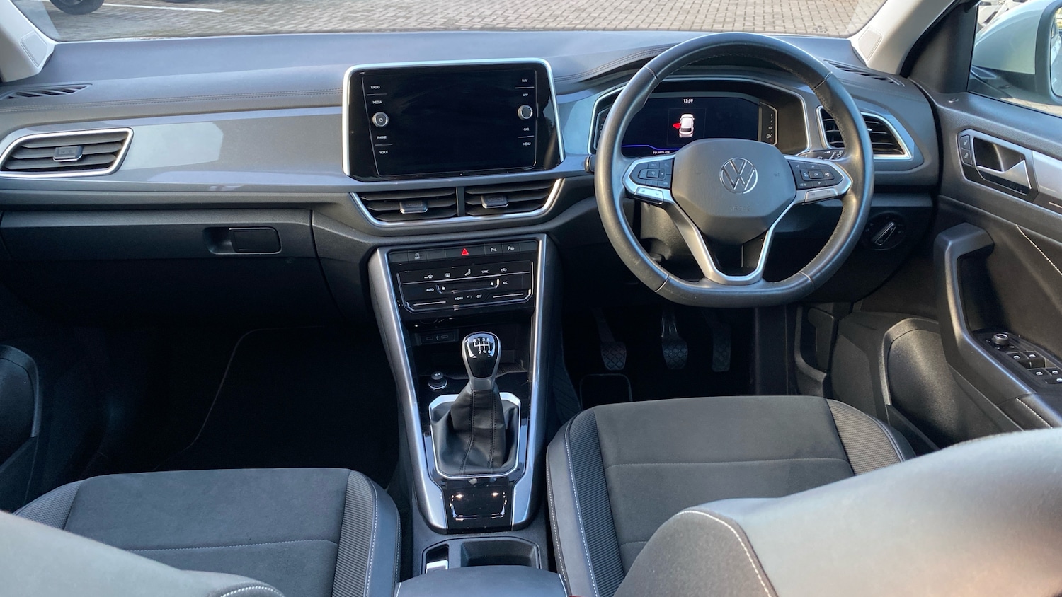 Used Volkswagen T-Roc 2022 for sale - 77136068: Photo 9