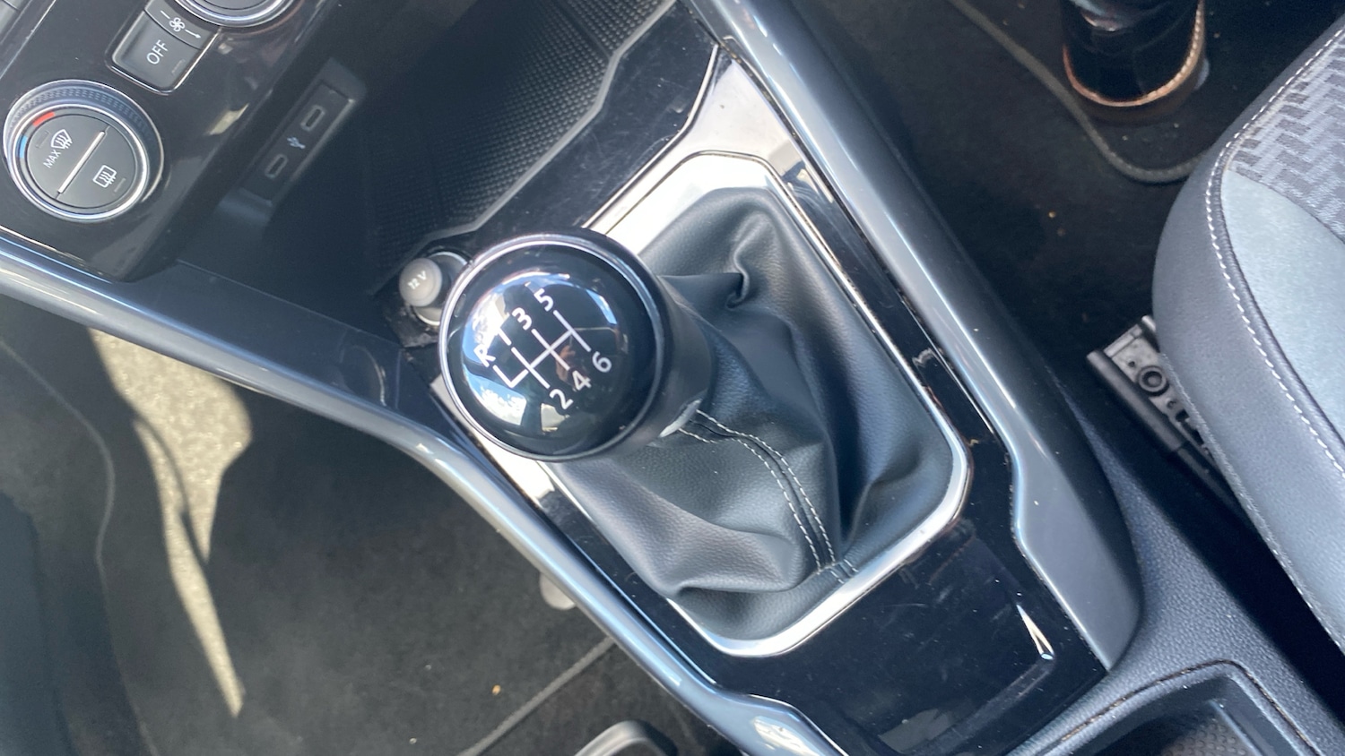 Used Volkswagen T-Roc 2021 for sale - 76076257: Photo 14