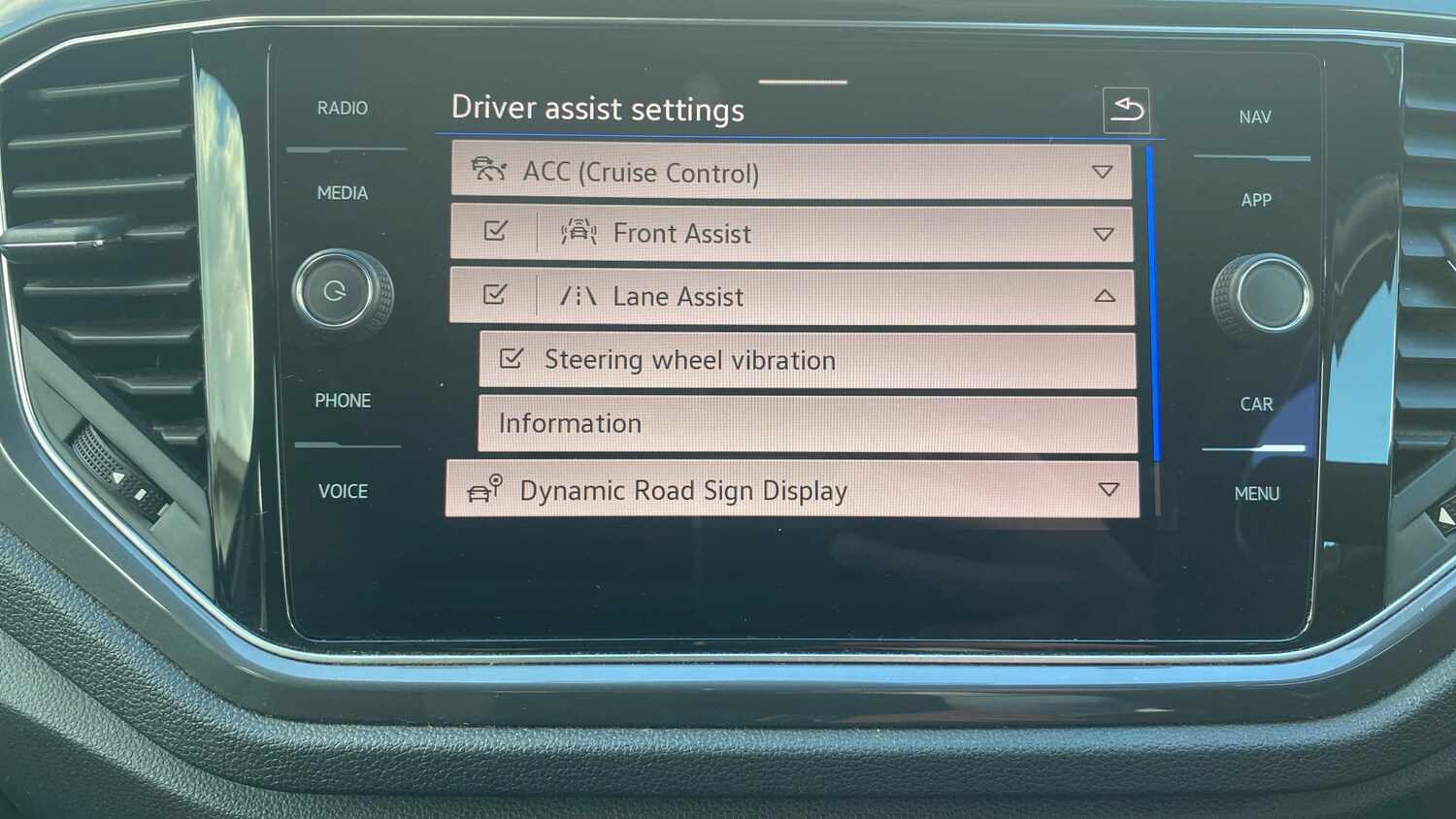 Used Volkswagen T-Roc 2021 for sale - 76076257: Photo 31