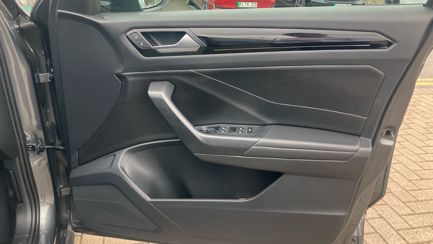 Used Volkswagen T-Roc 2022 for sale - 76340462: Photo 19