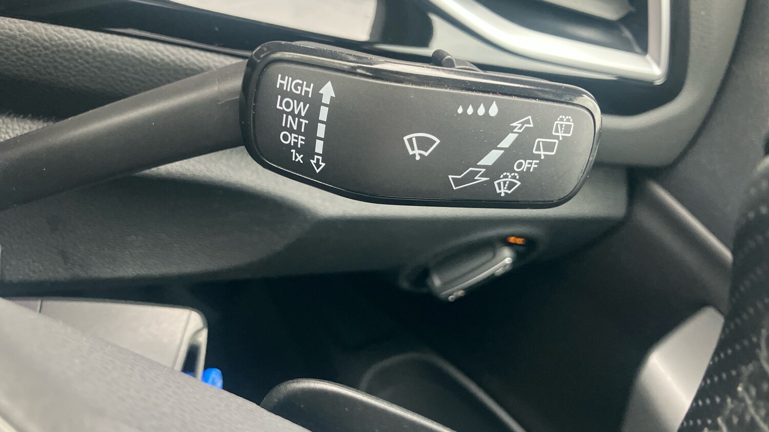 Used Volkswagen T-Roc 2022 for sale - 76340462: Photo 27