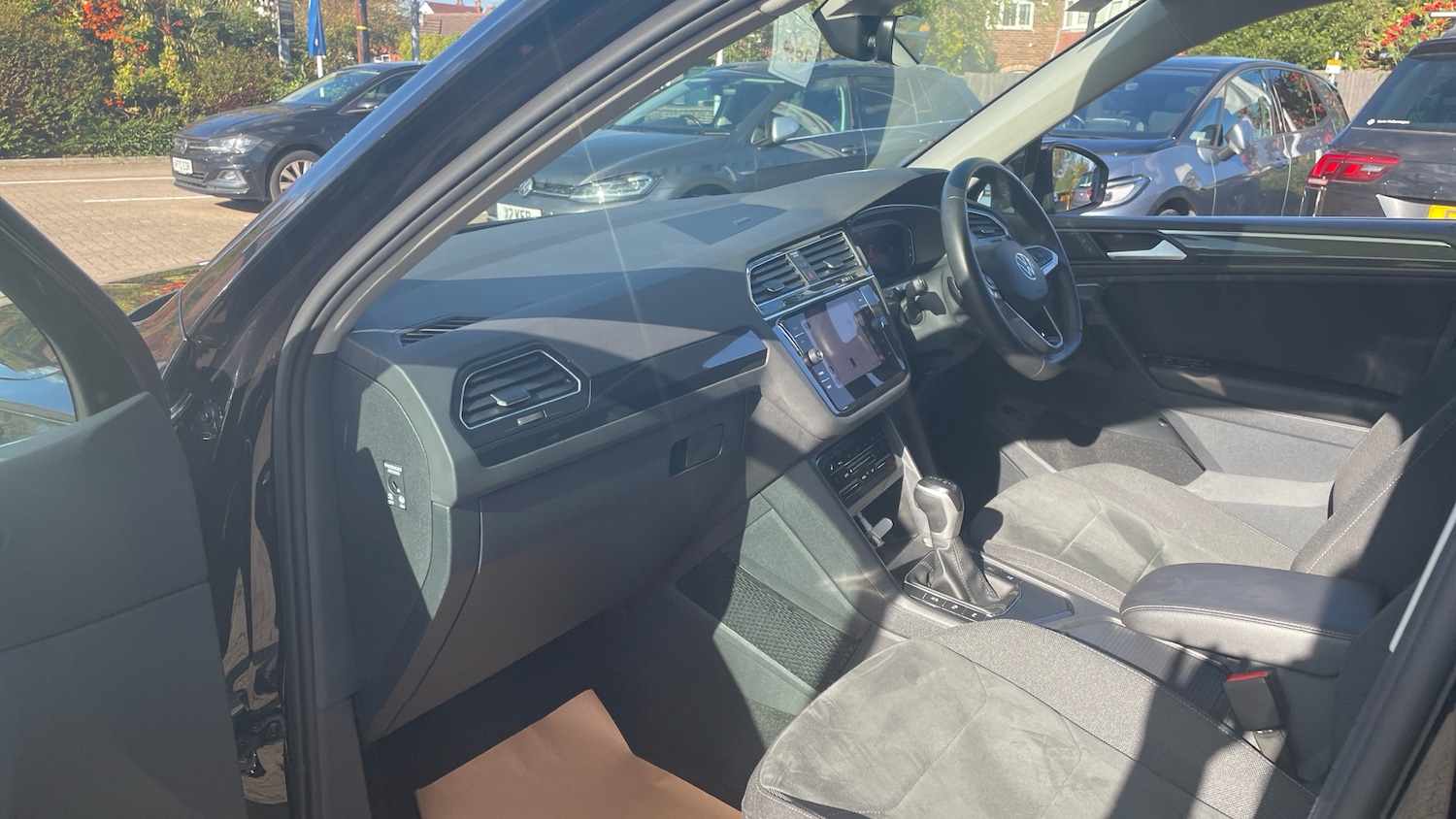 Used Volkswagen Tiguan 2021 for sale - 76038150: Photo 2