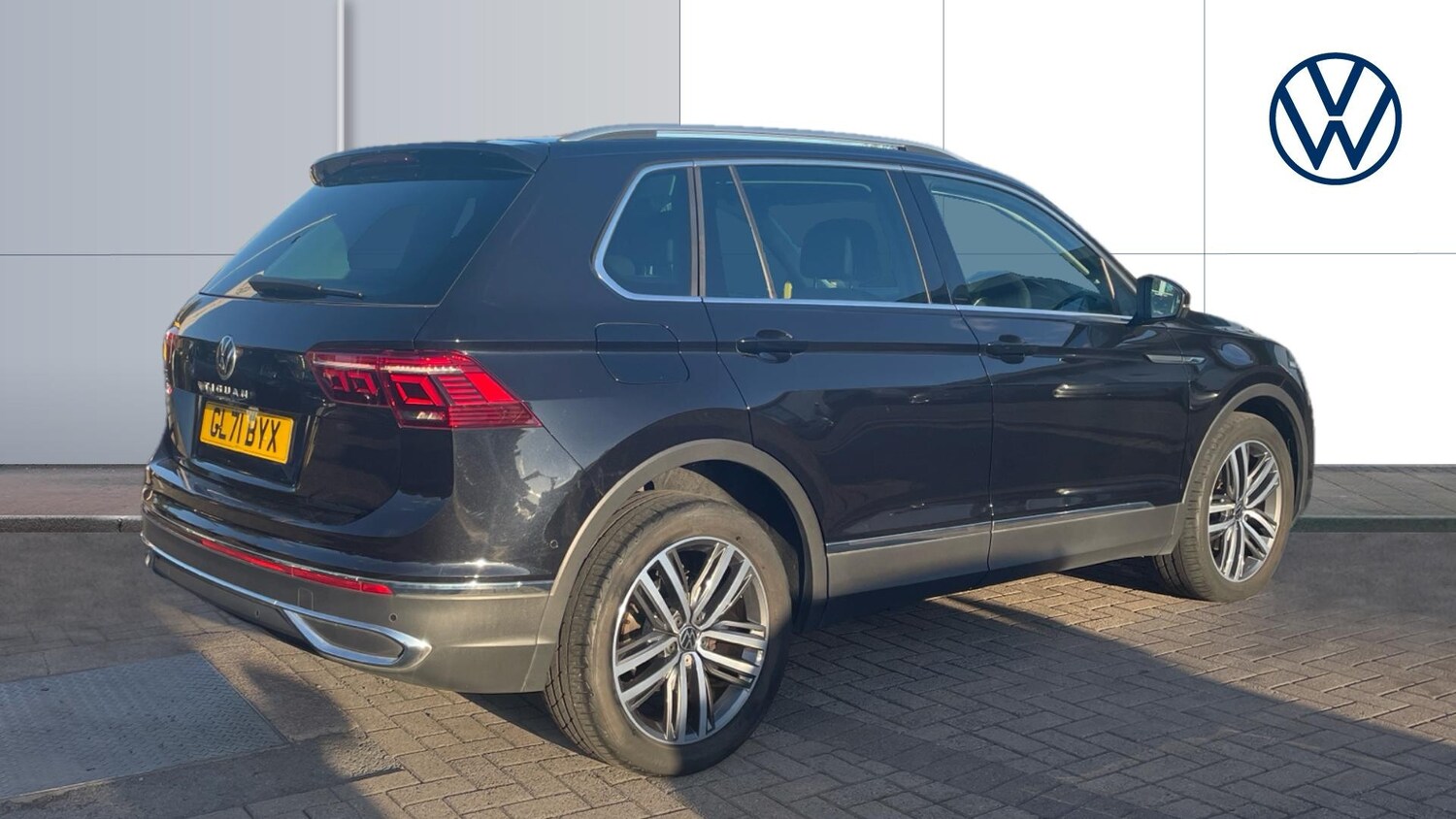 Used Volkswagen Tiguan 2021 for sale - 76038150: Photo 3