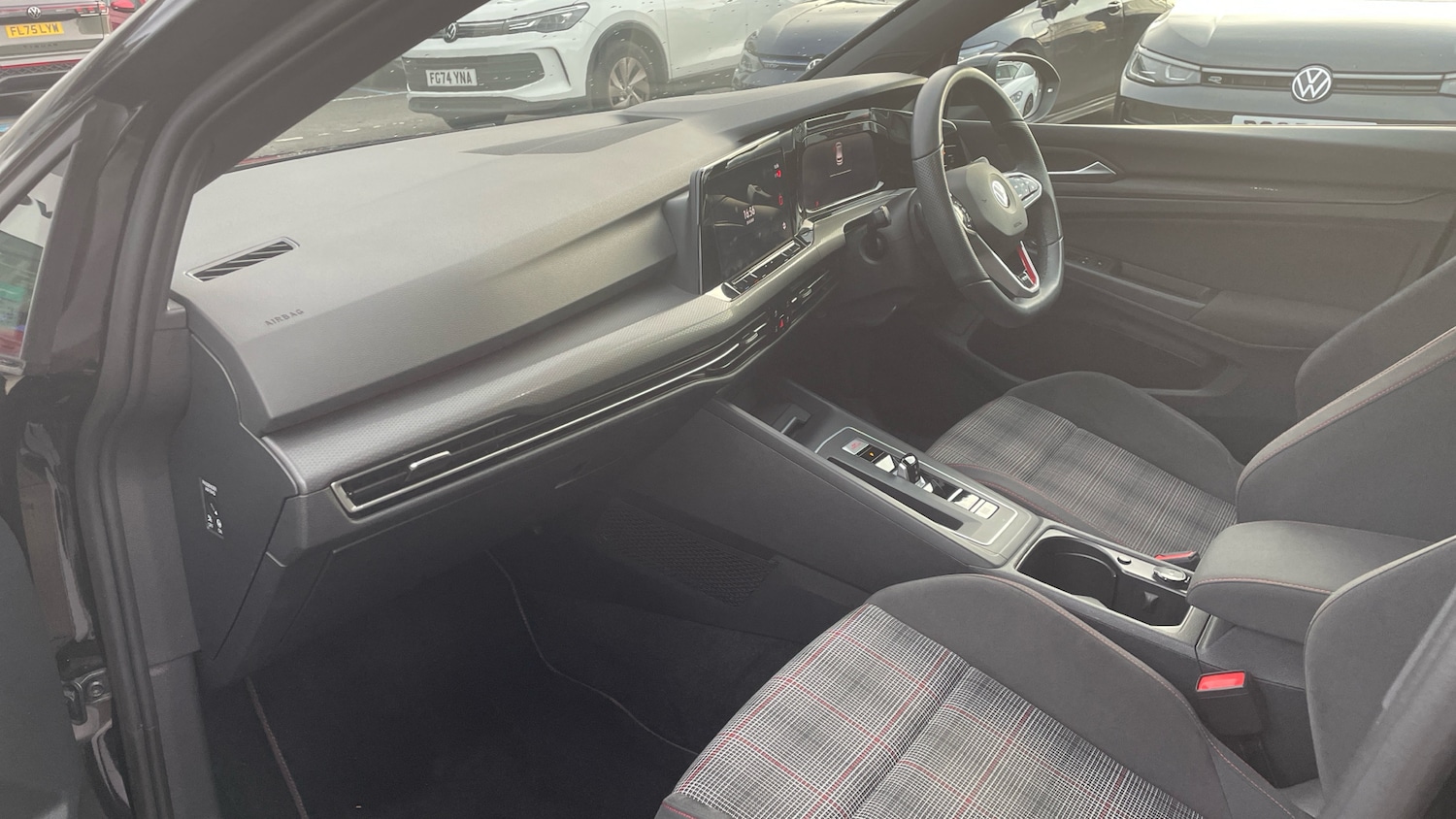 Used Volkswagen Golf 2020 for sale - 76464365: Photo 2