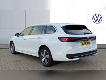 Used Volkswagen Passat 2024 for sale - 76627764: Photo