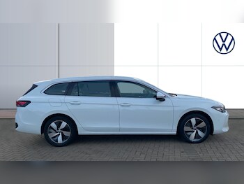 Used Volkswagen Passat 2024 for sale - 76627764: Photo