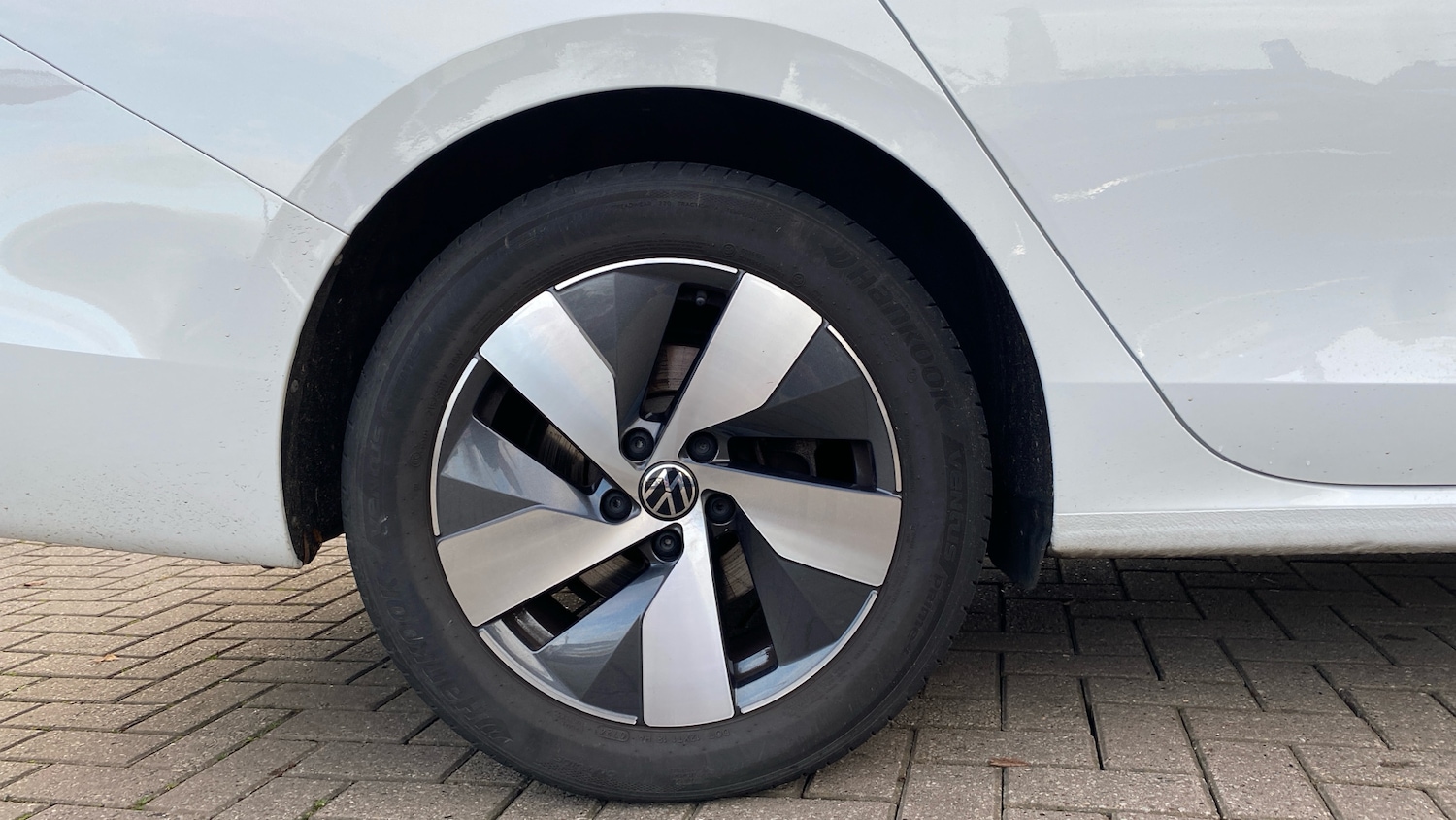 Used Volkswagen Passat 2024 for sale - 76627764: Photo 5