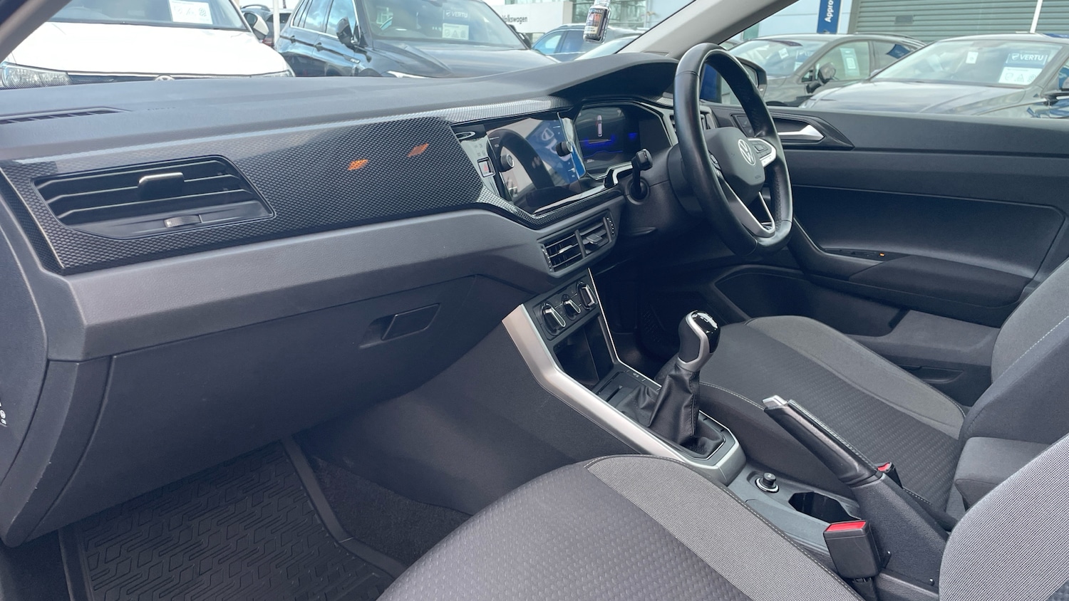 Used Volkswagen Polo 2024 for sale - 77950280: Photo 2