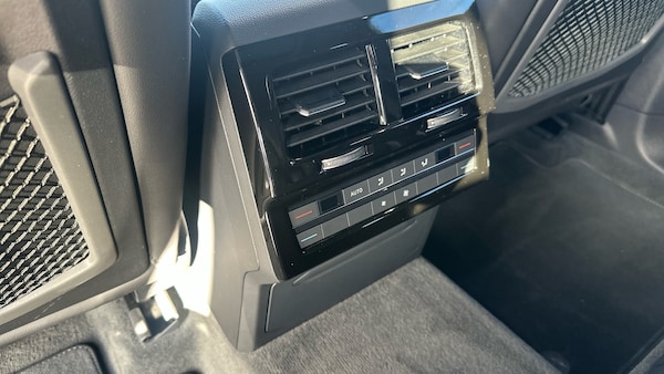 Used Volkswagen Touareg 2025 for sale - 76076264: Photo 24