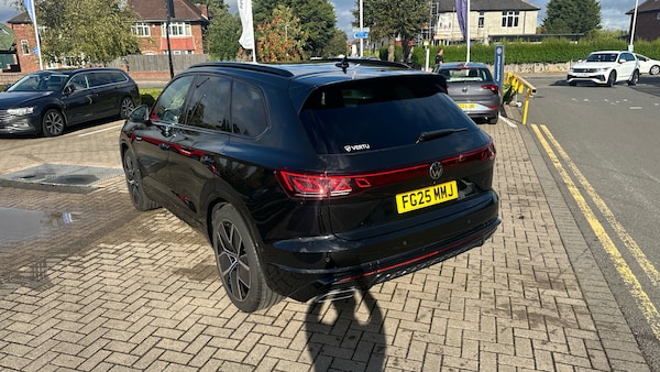 Used Volkswagen Touareg 2025 for sale - 76076264: Photo 25