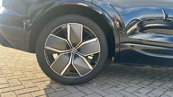 Used Volkswagen Touareg 2025 for sale - 76076264: Photo 5
