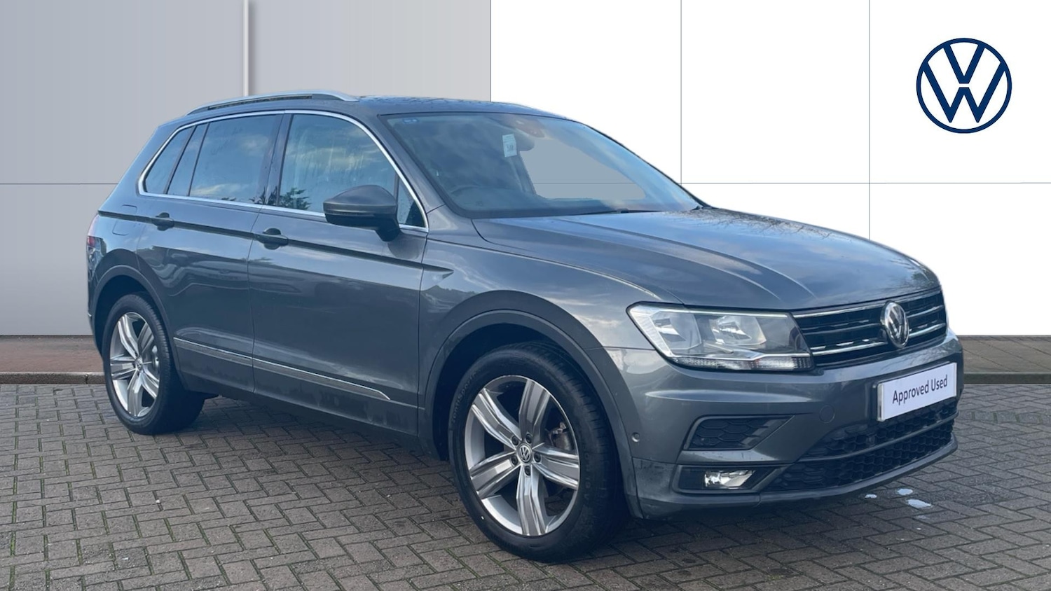Used Volkswagen Tiguan 2019 for sale - 76918767: Photo 1