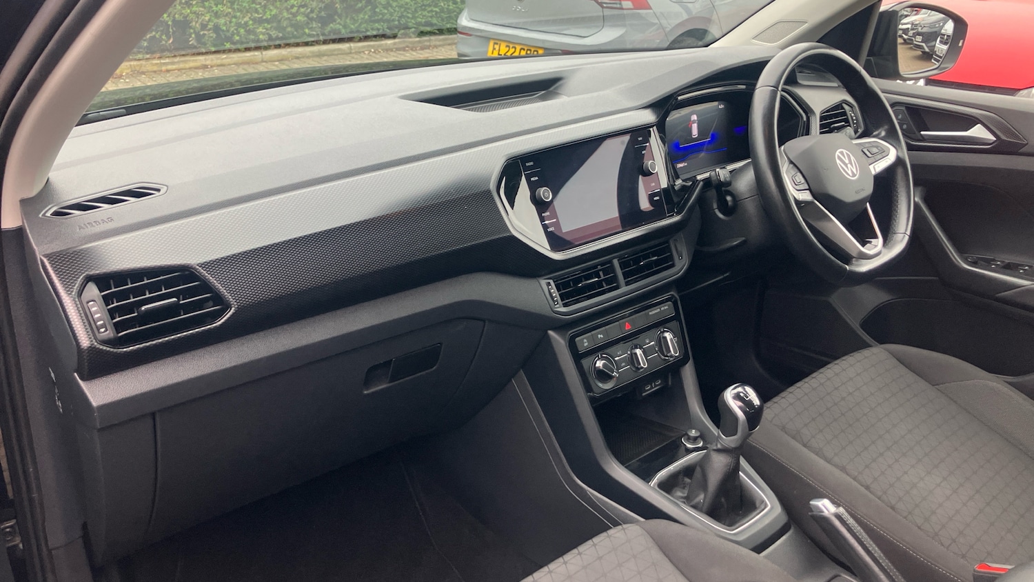 Used Volkswagen T-Cross 2023 for sale - 77746544: Photo 2