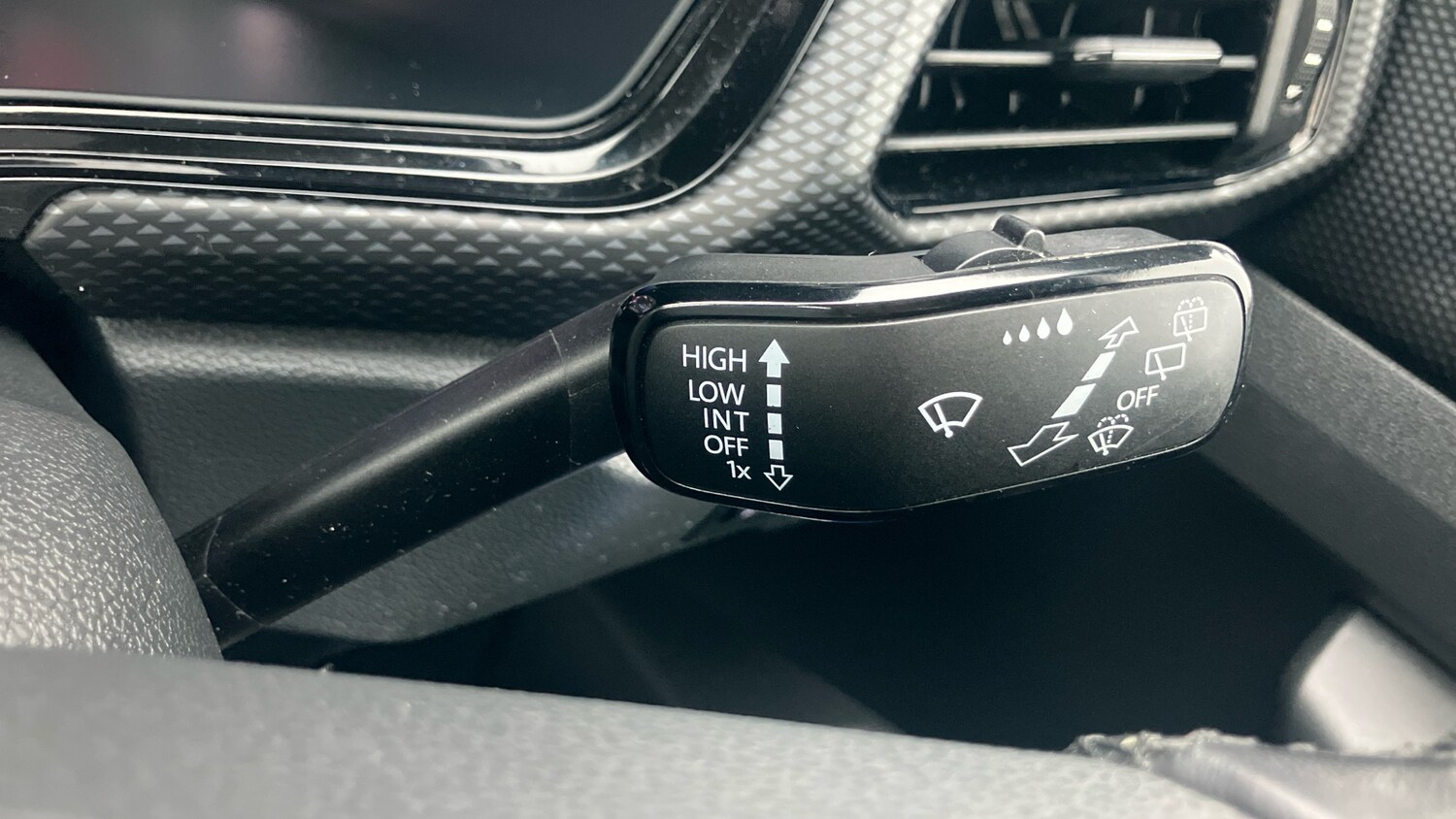 Used Volkswagen T-Cross 2023 for sale - 77746544: Photo 24