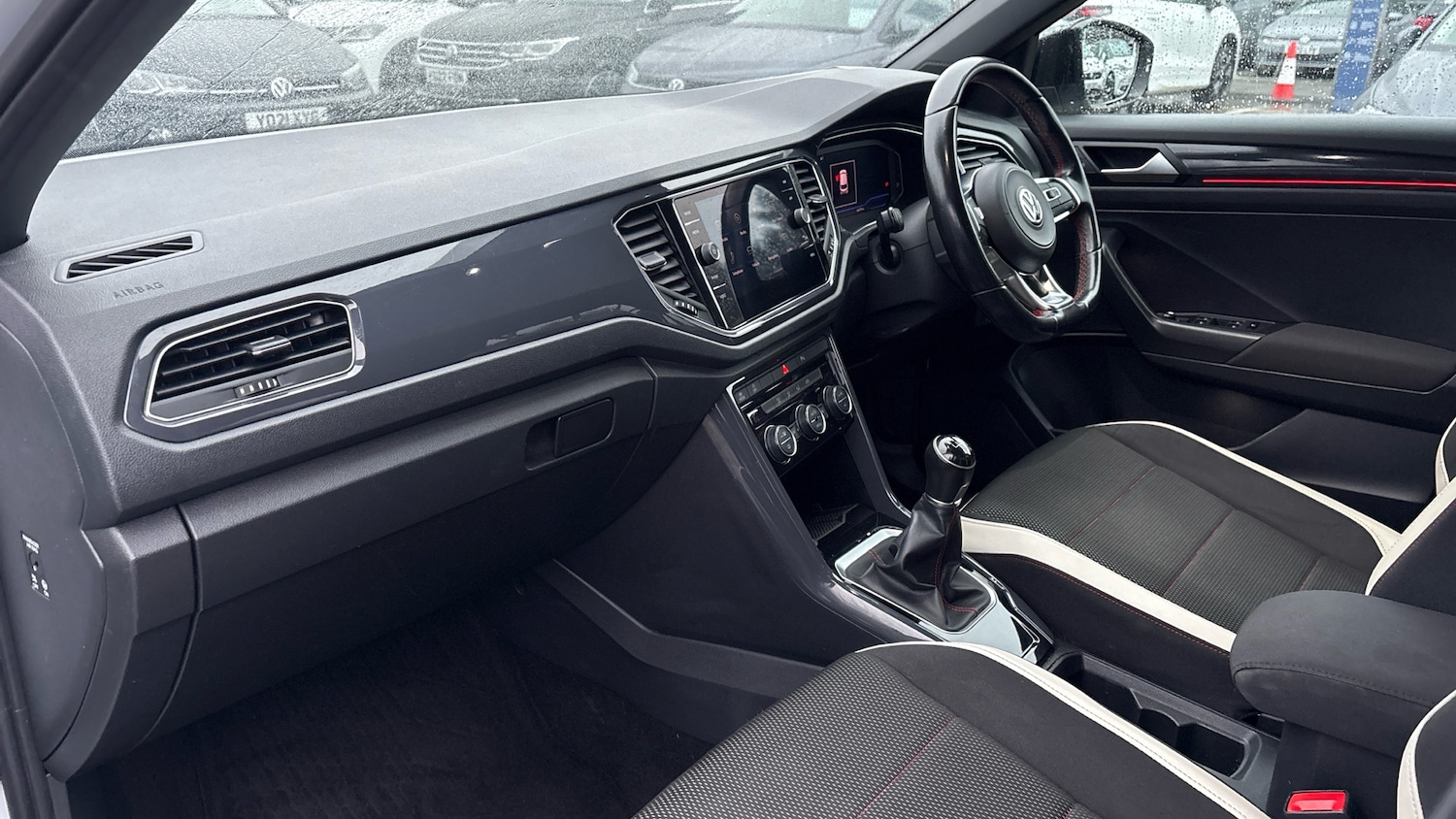 Used Volkswagen T-Roc 2019 for sale - 77605124: Photo 2