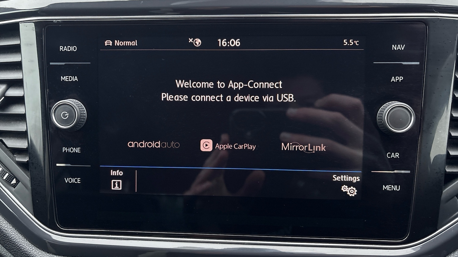 Used Volkswagen T-Roc 2019 for sale - 77605124: Photo 22