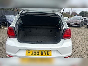 Used Volkswagen Polo 2016 for sale - 77578649: Photo