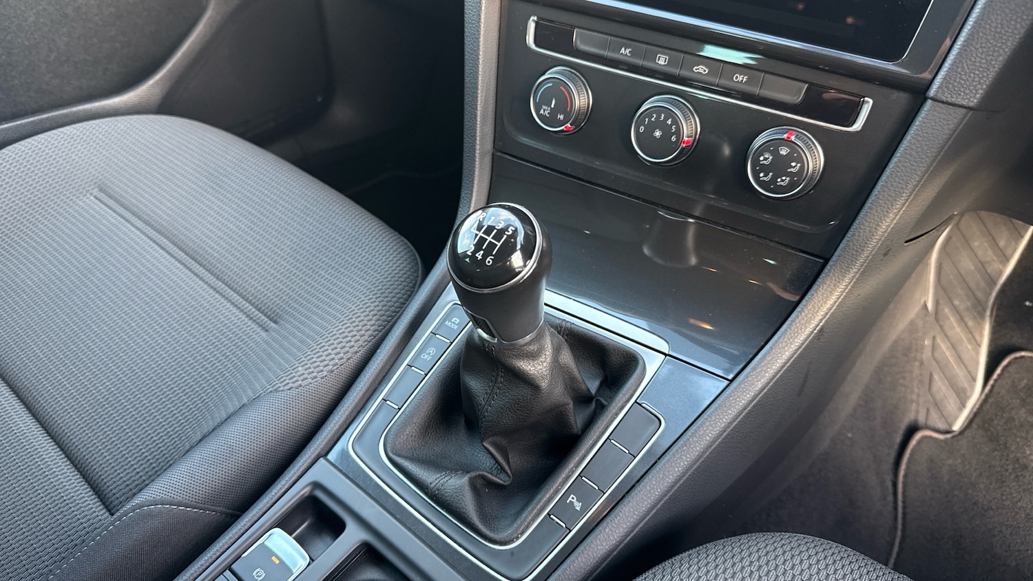 Used Volkswagen Golf 2019 for sale - 76922348: Photo 14