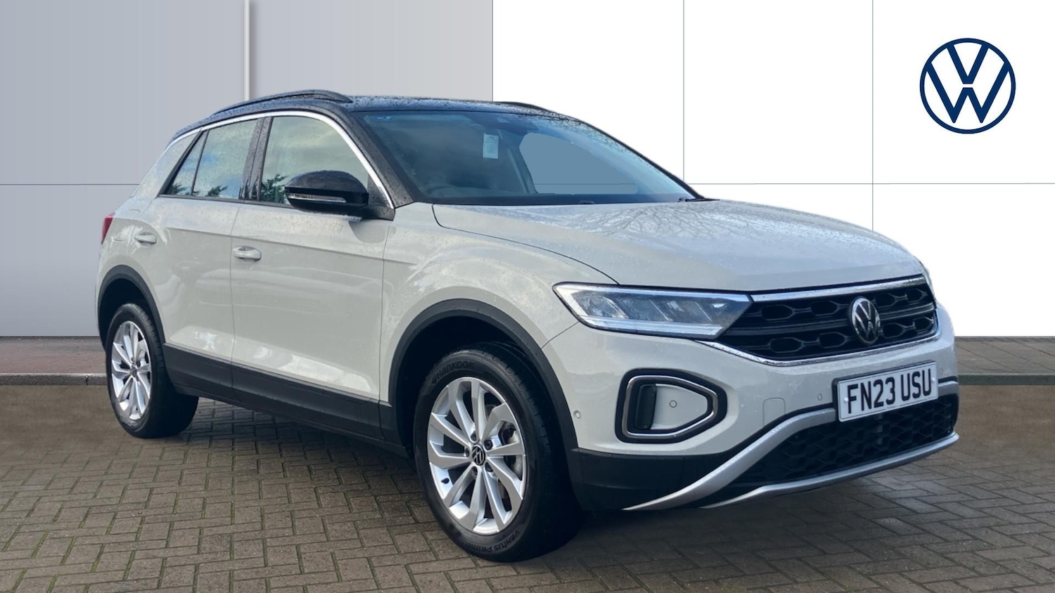 Used Volkswagen T-Roc 2023 for sale - 76859075: Photo 1