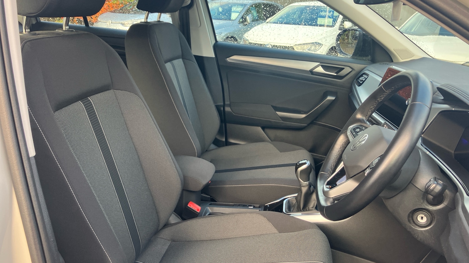 Used Volkswagen T-Roc 2023 for sale - 76859075: Photo 15