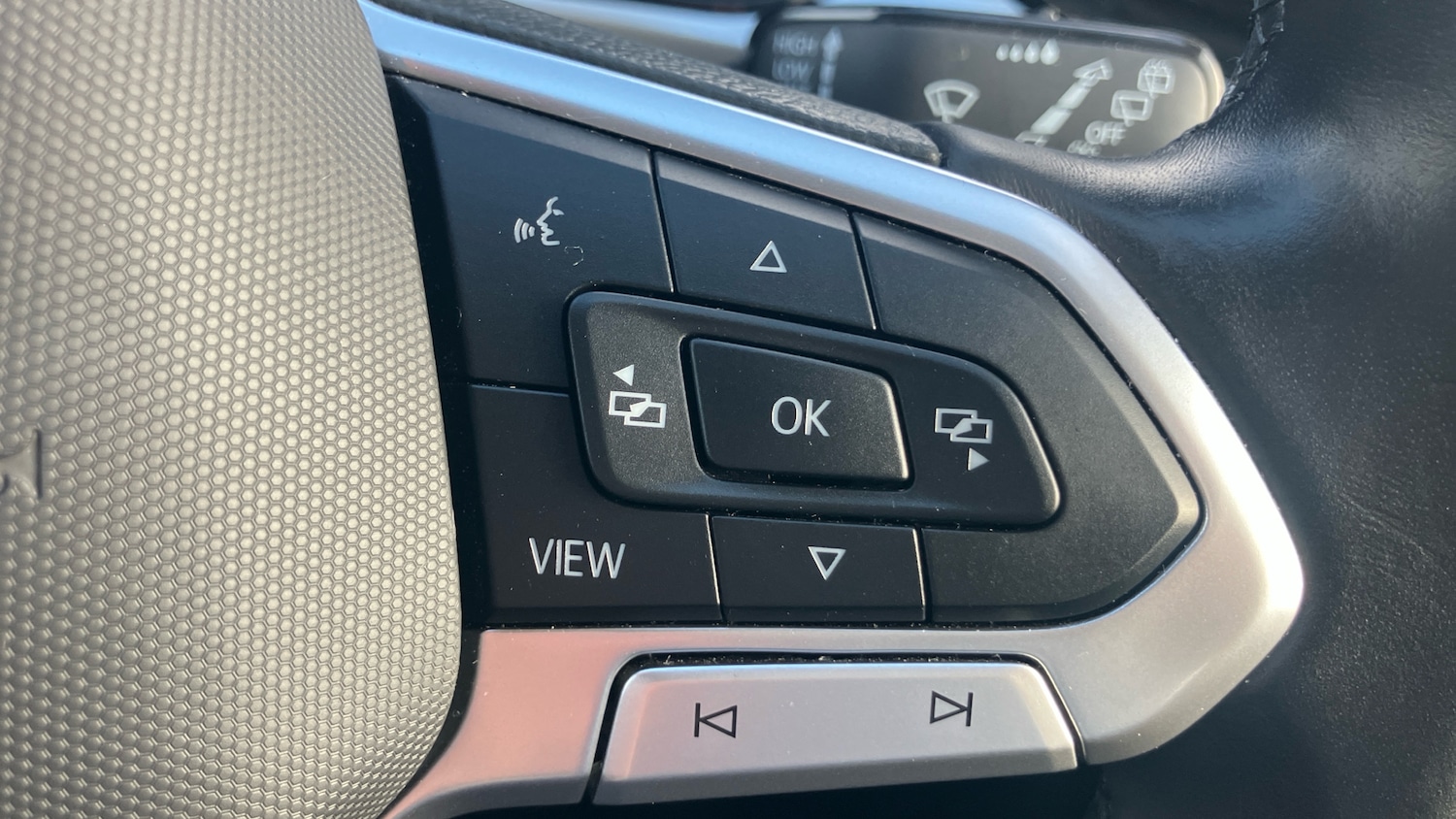 Used Volkswagen T-Roc 2023 for sale - 76859075: Photo 18