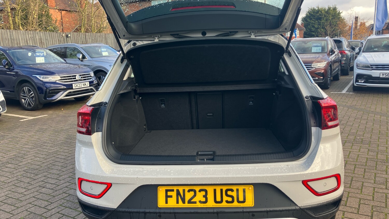 Used Volkswagen T-Roc 2023 for sale - 76859075: Photo 20