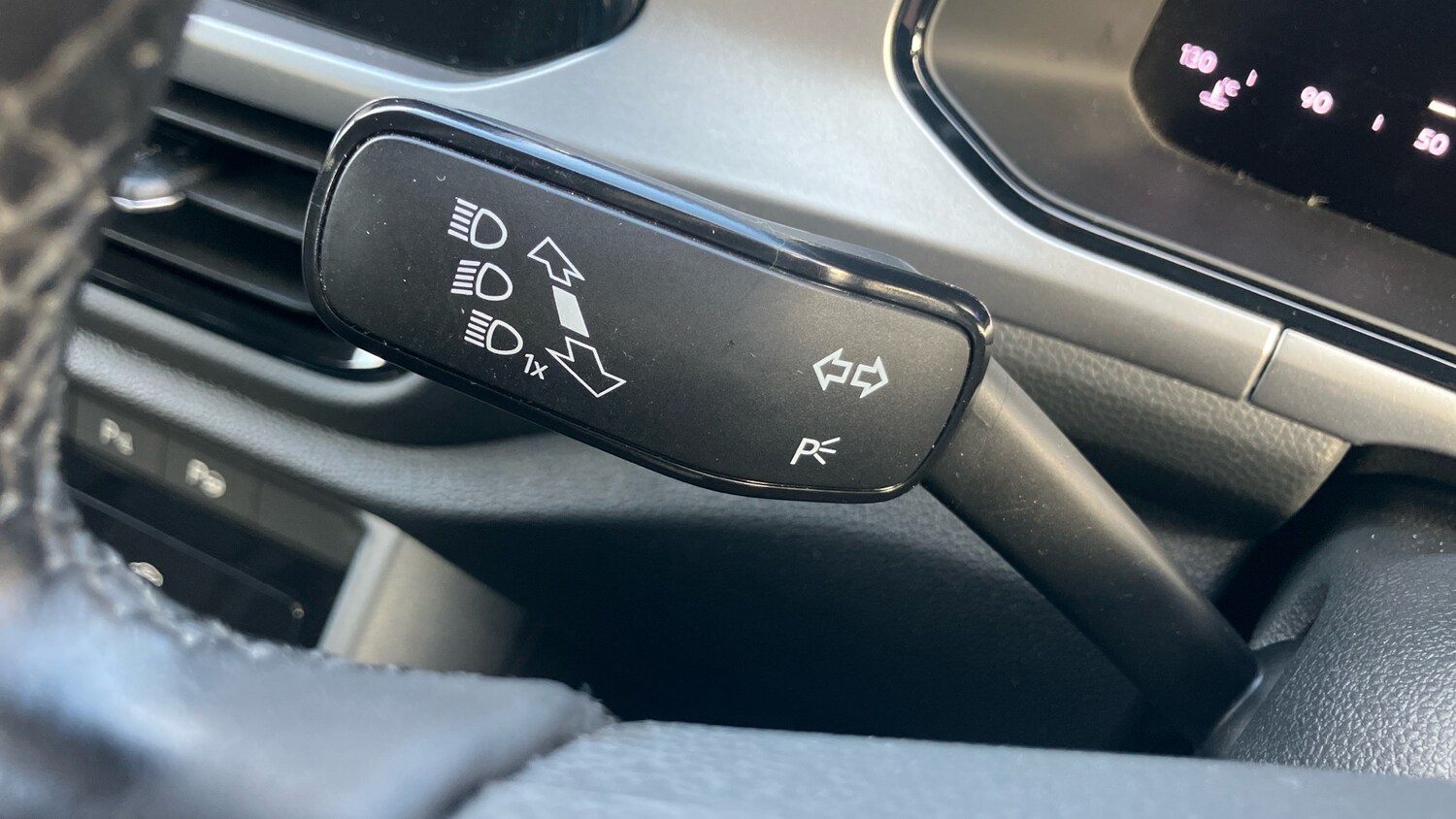 Used Volkswagen T-Roc 2023 for sale - 76859075: Photo 21