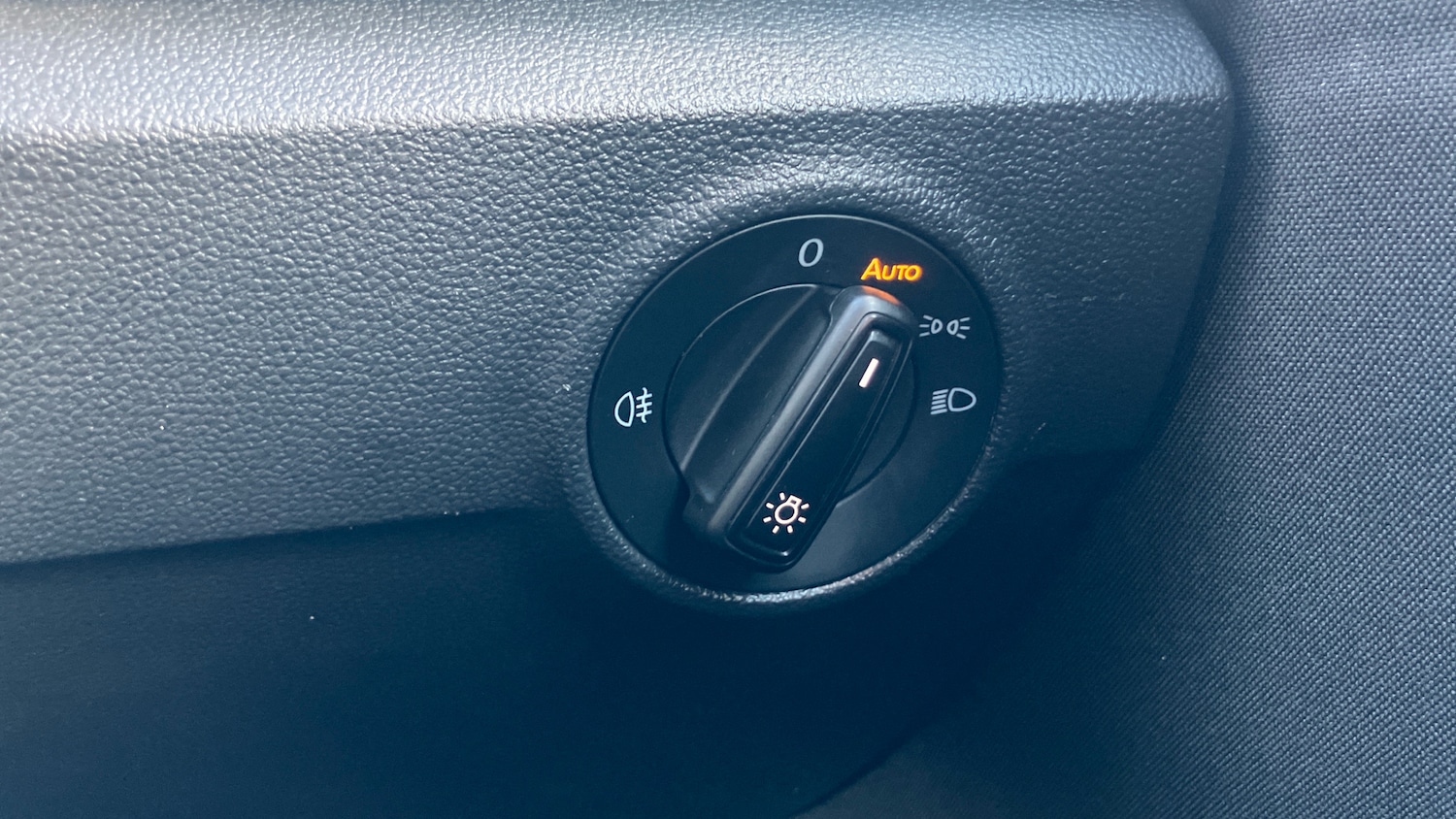 Used Volkswagen T-Roc 2023 for sale - 76859075: Photo 25